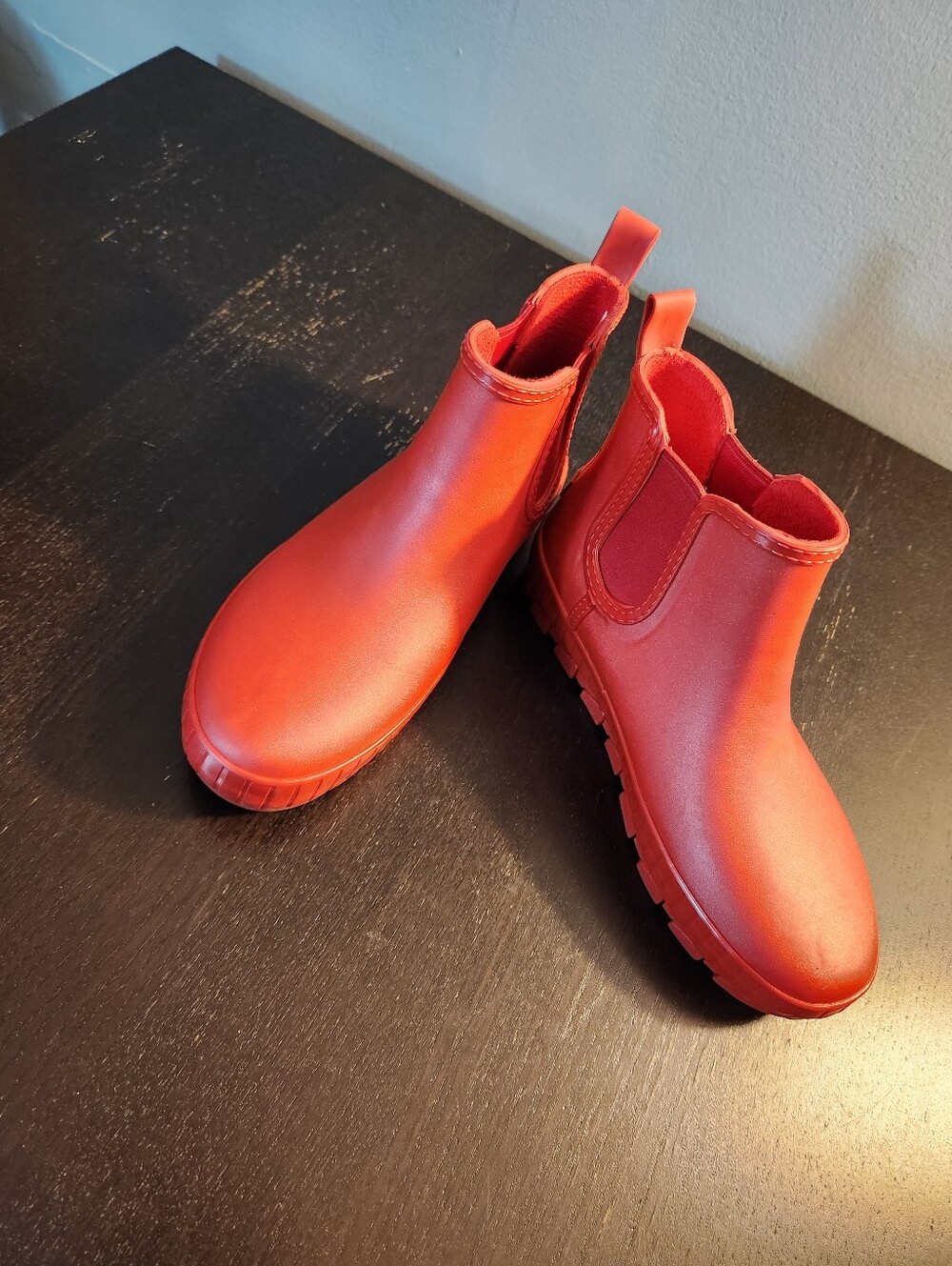 Sperry Red Chelsea Rain Boots - Classic Slip-On Waterproof Shoes